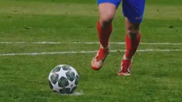 Το πλάνο που δείχνει ΞΕΚΑΘΑΡΗ διπλή επαφή του Άλβαρες στο πέναλτι (video)