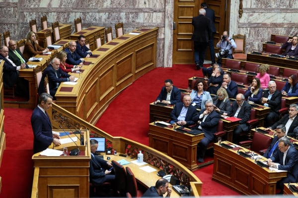 Κινούμενη άμμος το πολιτικό σκηνικό - Η αντεπίθεση Μητσοτάκη και το… φάντασμα του Τσίπρα