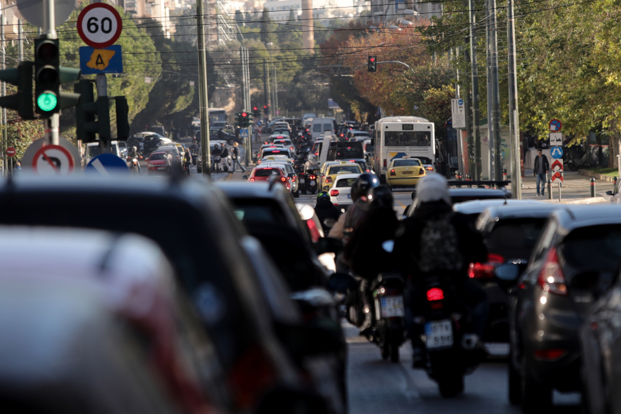 Κυκλοφοριακές ρυθμίσεις στην εθνική Αθηνών - Θεσσαλονίκης στους κόμβους Καλυφτάκη και Κηφισιάς, πώς θα κινούνται οι οδηγοί