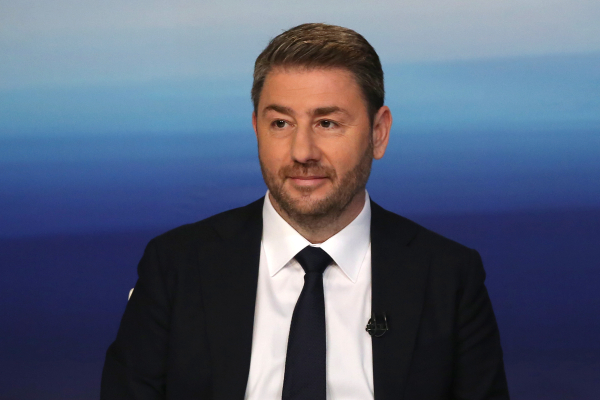 ΠΑΣΟΚ: Ο Ανδρουλάκης ετοιμάζει την «νέα κεντροαριστερά», τα πρόσωπα που βγαίνουν μπροστά