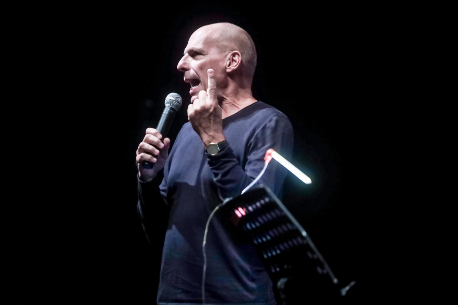 «Όχι» Βαρουφάκη σε σενάρια συνεργασίας με τους 6+6 με αιχμές κατά Τσίπρα