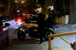 Γιάφκα στο Παγκράτι εντόπισε η Αντιτρομοκρατική - Βρέθηκαν όπλα, εκρηκτικά και χειροβομβίδες