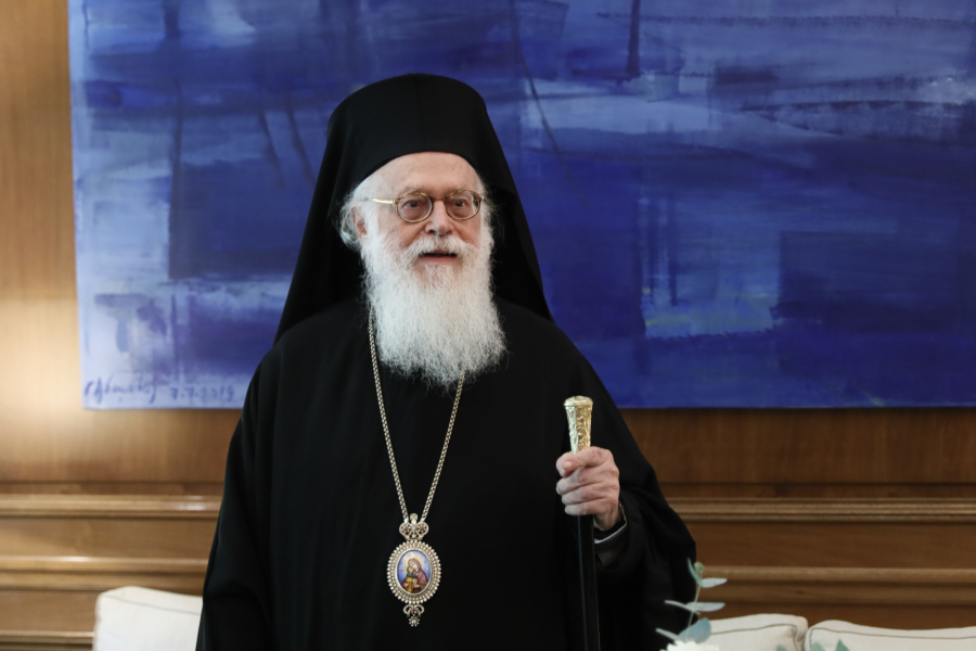 &#039;Ωρες αγωνίας για τον Αρχιεπίσκοπο Αλβανίας Αναστάσιο