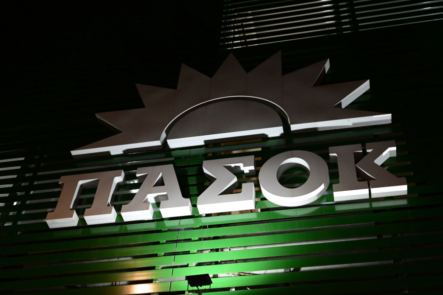 ΠΑΣΟΚ για Τριαντόπουλο: Ας μην κάνουν τους γενναίους, εκείνοι που ύψωσαν τείχος προστασίας στον Καραμανλή