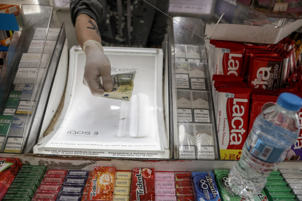 Φρένο στην πώληση αλκοόλ μετά τα μεσάνυχτα βάζει η κυβέρνηση