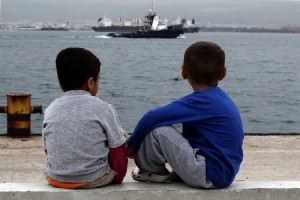 Στο λιμάνι της Καλαμάτας και όχι του Λαυρίου, μεταφέρθηκαν οι 104 μετανάστες