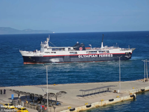 Φωτιά στη Ραφήνα: Επιστρέφει στο Μαρμάρι πλοίο, εξαιτίας της πυρκαγιάς