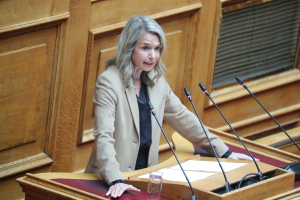 Μιλένα Αποστολάκη: Δεν είναι θέμα επιλογής η εφαρμογή απόφασης του Αρείου Πάγου για τα δάνεια του νόμου Κατσέλη