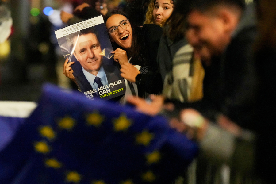 Ανατροπή στις εκλογές στη Ρουμανία: Νέος πρόεδρος ο κεντρώος ευρωπαϊστής Νικουσόρ Νταν