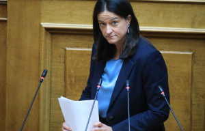 Τι θα κάνουν ΠΑΣΟΚ και ΣΥΡΙΖΑ όταν ο νόμος Κεραμέως έρθει στη Βουλή;