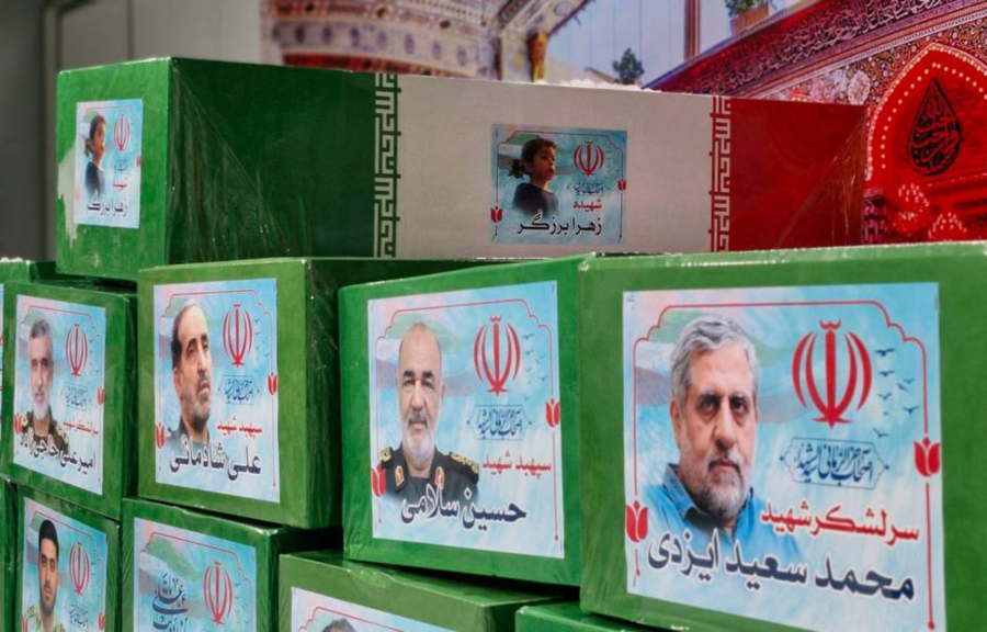 Ιράν: Ξεκίνησαν οι δημόσιες κηδείες «60 μαρτύρων» που σκοτώθηκαν στον πόλεμο των «12 ημερών» με το Ισραήλ