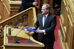 Καραμανλής: Δεν θα κρυφτώ πίσω από καμία βουλευτική ασυλία