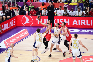 Euroleague- Final 4: Τρίτος ο Ολυμπιακός - «Γλυκιά» νίκη επί της Φενέρμπαχτσε 87-84