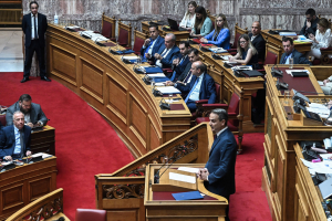 Κυριάκος Μητσοτάκης: Πρώτη κόντρα με τους πολιτικούς αρχηγούς στη Βουλή για τις φωτιές