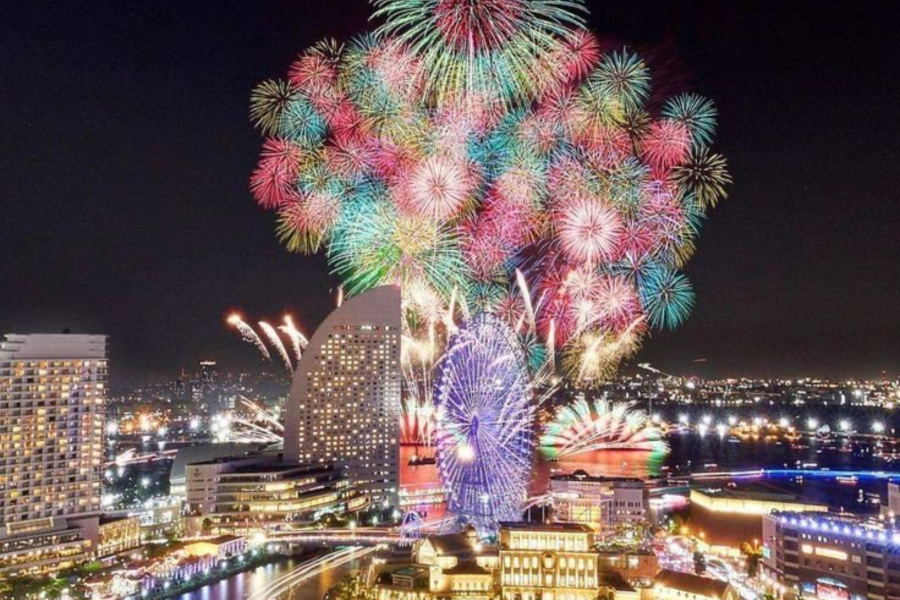 Ιαπωνία και Κορέα καλωσόρισαν με εντυπωσιακό τρόπο το 2025