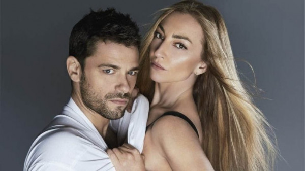 Ρούλα Ρέβη: Το χαστούκι σε θαυμάστρια του Τότσικα και οι αποκαλύψεις την οικογένειά της (video)