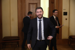Νίκος Ανδρουλάκης: «ΟΠΕΚΕΠΕ, επεισόδιο 1 - Μια επιθεώρηση του Μαξίμου με ακριβό κάστινγκ»