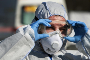 Χατζάκης για Μετάλλαξη Μποτσουάνα: Αν είναι μεταδοτική, μας ενδιαφέρει αν κάνει βαριά νόσο