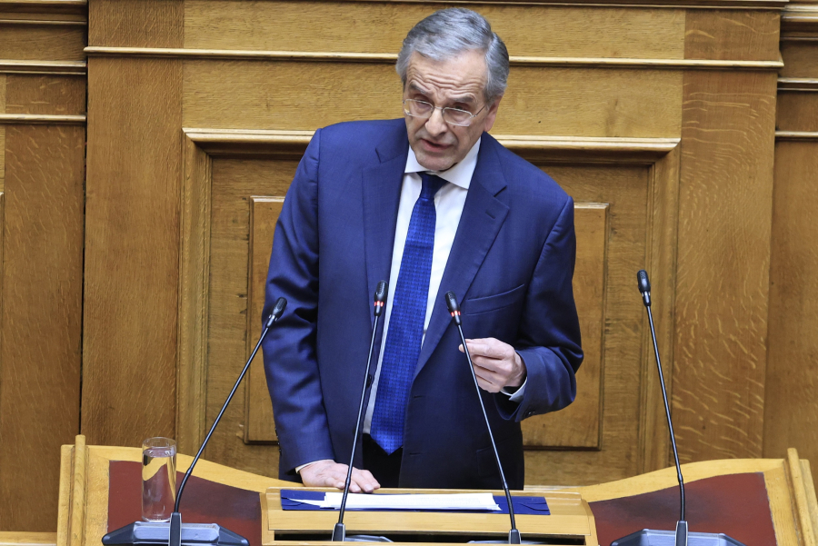 Ποιοι χειροκρότησαν τον Σαμαρά στη Βουλή