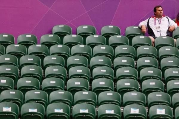 Υπάλληλος του δήμου κλείδωσε πολίτες μέσα σε γήπεδο επειδή...τελείωσε η βάρδιά του