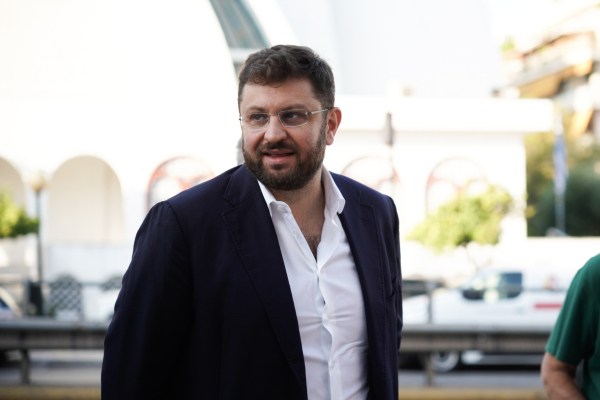 Ζαχαριάδης κατά Βούλτεψη και Κεφαλογιάννη για τις φωτιές