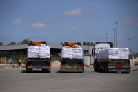 Στη Γάζα τα πρώτα φορτηγά με βοήθεια μετα από 3 μήνες - «Σταγόνα στον ωκεανό» λέει ο ΟΗΕ