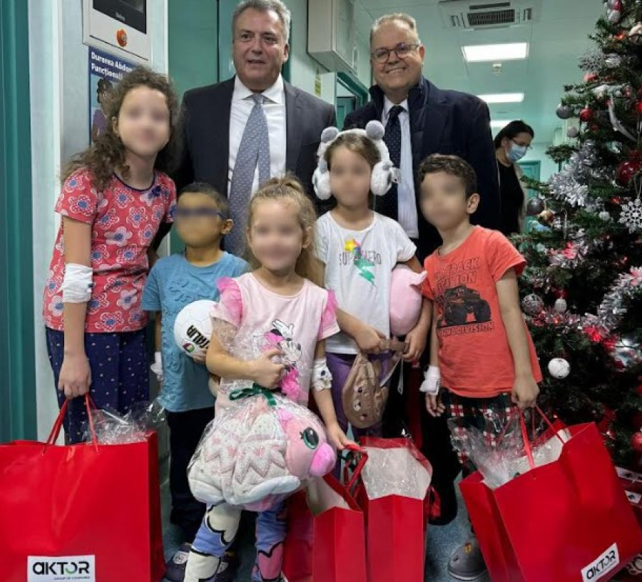 Η AKTOR Ρουμανίας προσέφερε Χριστουγεννιάτικα δώρα σε 300 παιδιά που νοσηλεύονται σε νοσοκομεία