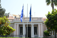 Κυβερνητικές πηγές κατά Ανδρουλάκη: Ας μην ανησυχεί καλοκαριάτικα, οι εκλογές θα γίνουν το 2027