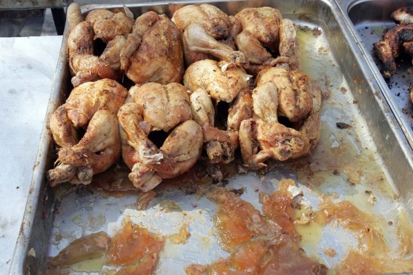 Πειραιάς: Δεσμεύθηκαν 400 κιλά ακατάλληλο ρολό κοτόπουλο