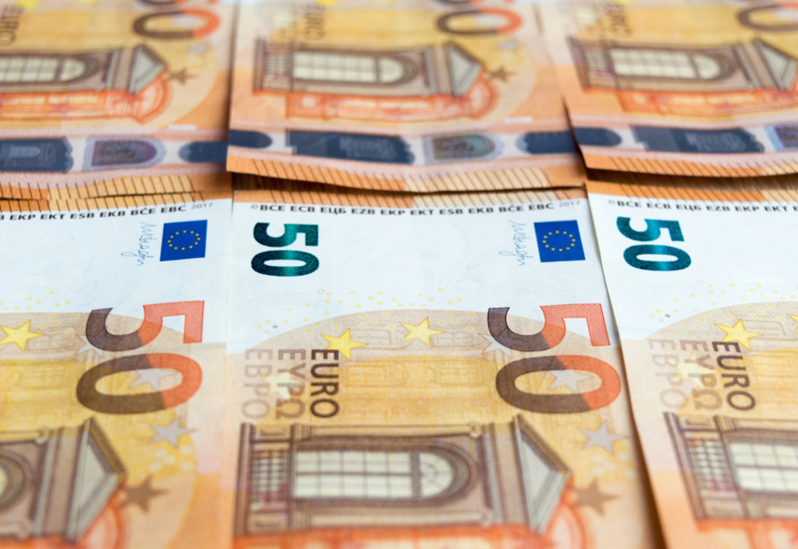 Επίδομα 100 ευρώ: Πότε ξεκινούν οι πληρωμές