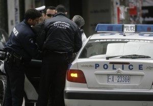 Θέμα οπλοφορίας των αστυνομικών βάζουν 31 βουλευτές του ΣΥΡΙΖΑ