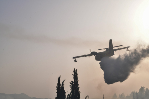 Η Ελλάδα στέλνει δύο Canadair στην Αλβανία, μεγάλη φωτιά σε προστατευόμενη περιοχή