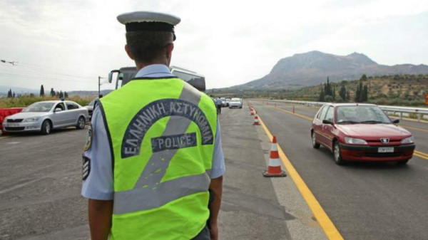 Έλεγχοι απο την τροχαία για κατανάλωση αλκοόλ και ανασφάλιστα οχήματα