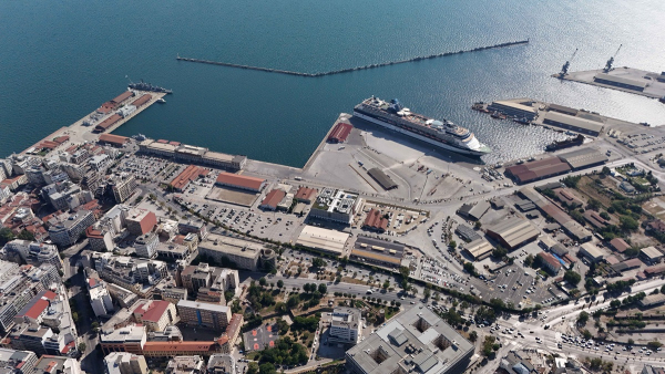 ΟΛΘ: Ο 14ος Νυχτερινός Ημιμαραθώνιος Θεσσαλονίκης - ZeniΘ για πρώτη φορά περνά μέσα από το λιμάνι