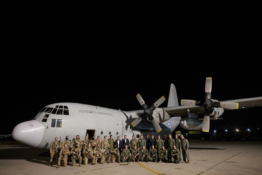 ΑΦΙΞΗ ΑΠΕΓΚΛΩΒΙΣΘΕΝΤΩΝ ΑΠΟ ΤΟ ΣΟΥΔΑΝ ΣΤΟ ΑΕΡΟΔΡΟΜΙΟ ΤΗΣ ΕΛΕΥΣΙΝΑΣ