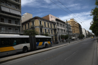 Πατησίων: Οδηγός παρέσυρε γυναίκα που κινούνταν με αμαξίδιο και την εγκατέλειψε