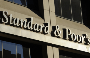 S&amp;P: Αναβάθμισε 4 ελληνικές τράπεζες, στην επενδυτική βαθμίδα Εθνική και Eurobank