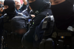 Επεισόδια Ρέντη: Ταυτοποιήθηκε το DNA του 16χρονου αδελφού του 18χρονου