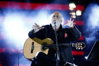 Πέθανε ο Διονύσης Σαββόπουλος