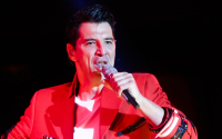 Σάκης Ρουβάς: Η στιγμή που ο γιος του χορεύει «Billie Jean» ντυμένος με στολή Star Wars