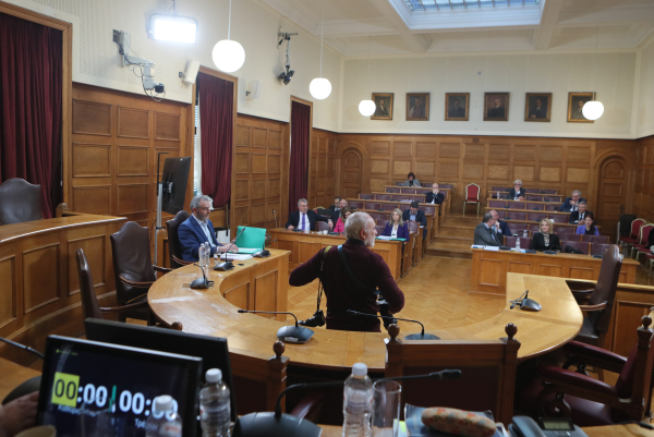 «Φωτιά» στην εξεταστική για τις συλλήψεις στην Κρήτη: Αλληλοκατηγορίες Λαζαρίδη και Αποστολάκη για προσαγωγή στελεχών ΠΑΣΟΚ και ΝΔ