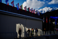 Ανάλυση CNN: Το Νταβός καλείται να βρει λύση σε δύο προβλήματα, ο Τραμπ είναι το πιο εύκολο