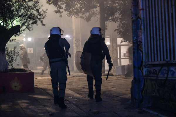 Σύλλογος γονέων ζητά την απομάκρυνση των ΜΑΤ από τα Εξάρχεια