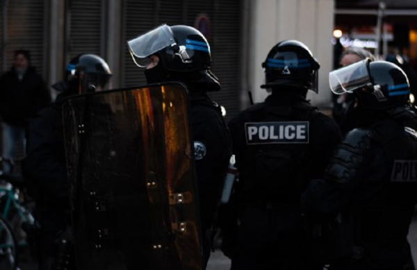 Βρετανία: Συναγερμός σε δημοτικό σχολείο - Σπεύδει η αστυνομία