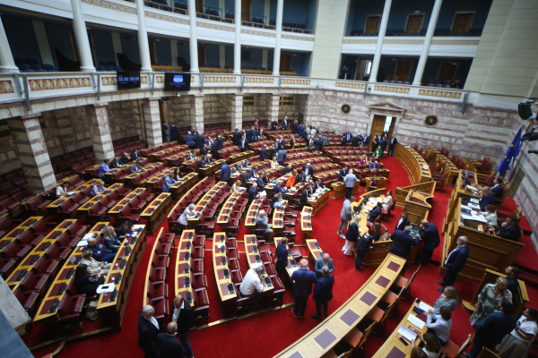 Συνταγματική Αναθεώρηση: «Γαλάζιες διαφοροποιήσεις» για τη θητεία του Προέδρου της Δημοκρατίας