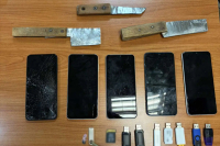 Τρίκαλα: Κάνναβη, μαχαίρια. USB και κινητά εντοπίστηκαν στις φυλακές - Πέντε συλλήψεις (Εικόνες)