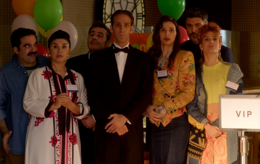 «HOTΕΛ ΕΛVIRA»: Ο Χάρι ομολογεί στην Ελβίρα ότι είναι ο εκτελεστής του σχεδίου της Raptor