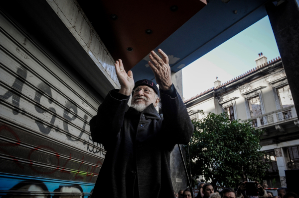 Διονύσης Σαββόπουλος: Ο τραγουδοποιός της μαγικής απλότητας