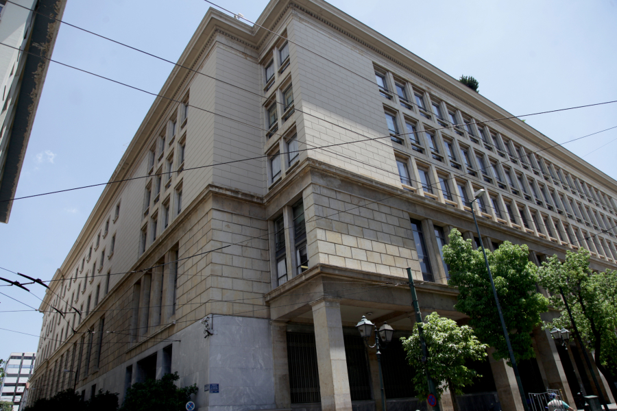 Ανθεκτικότητα μεν, προκλήσεις δε – Οι επισημάνσεις της ΤτΕ για τον τραπεζικό κλάδο