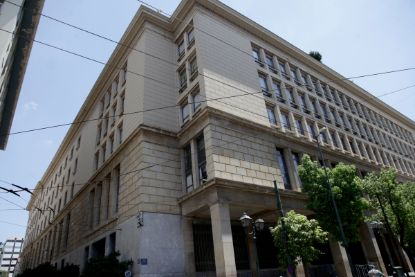 Ανθεκτικότητα μεν, προκλήσεις δε – Οι επισημάνσεις της ΤτΕ για τον τραπεζικό κλάδο